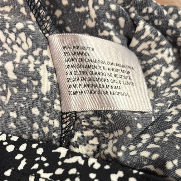 Worthington Black and White Relaxed Short Sleeve Tee size 2X - Picture 9 of 10